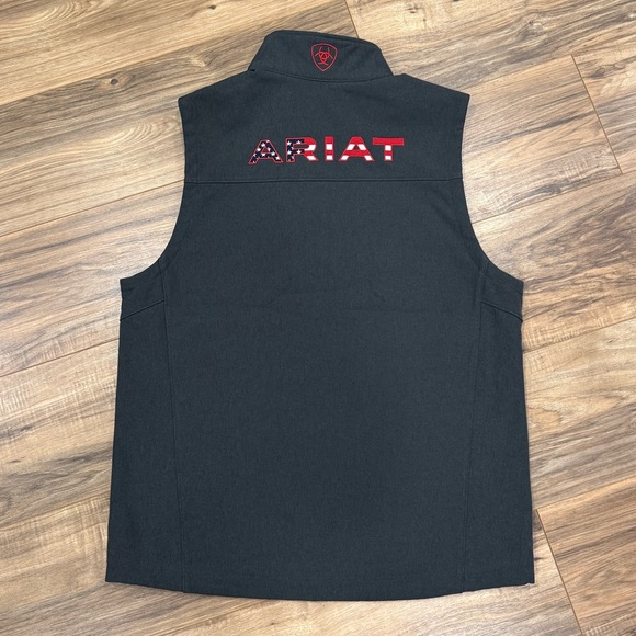 Ariat Men’s USA Logo 2.0 Softshell Vest Banyan Bark Colorway Size Medium